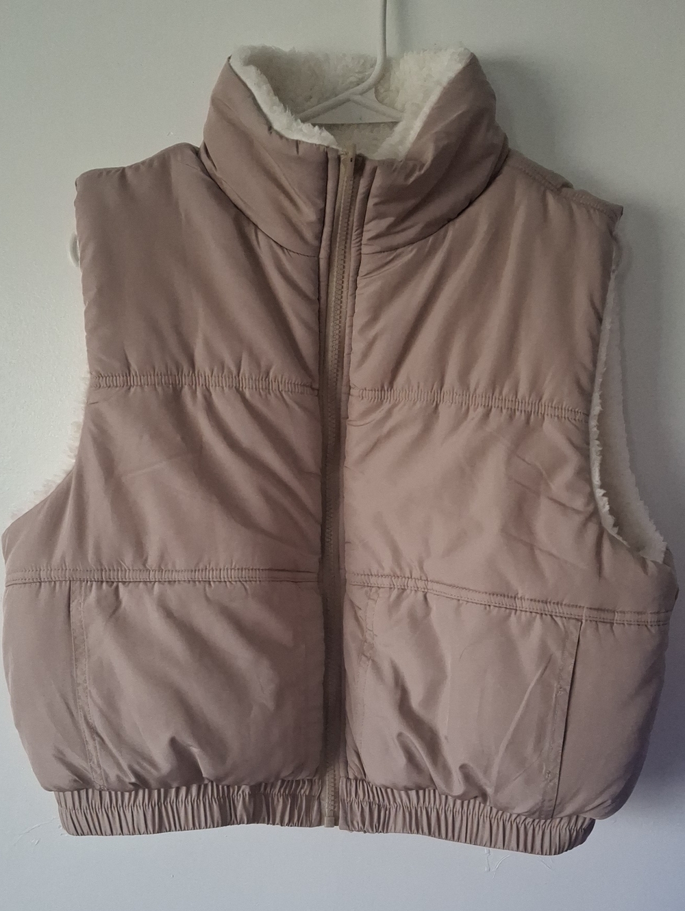 Sherpa-Lined Sleeveless Puffer Vest in Light Taupe